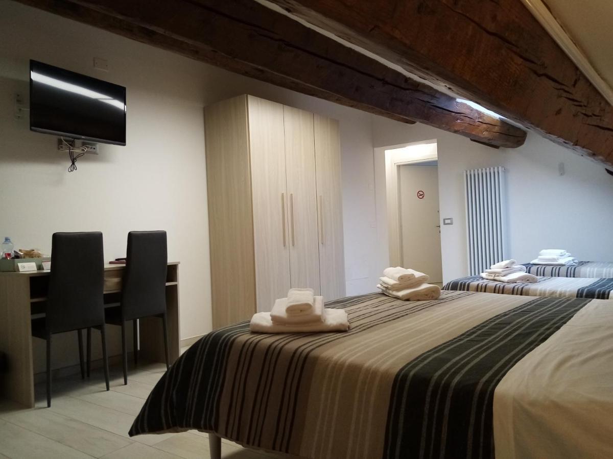 Centro Storico Suites 페라라 외부 사진